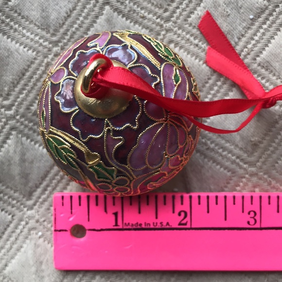 Wendell August Cloisonné Enameled 2” Ball Poinsettia Christmas Ornament - Picture 6 of 10